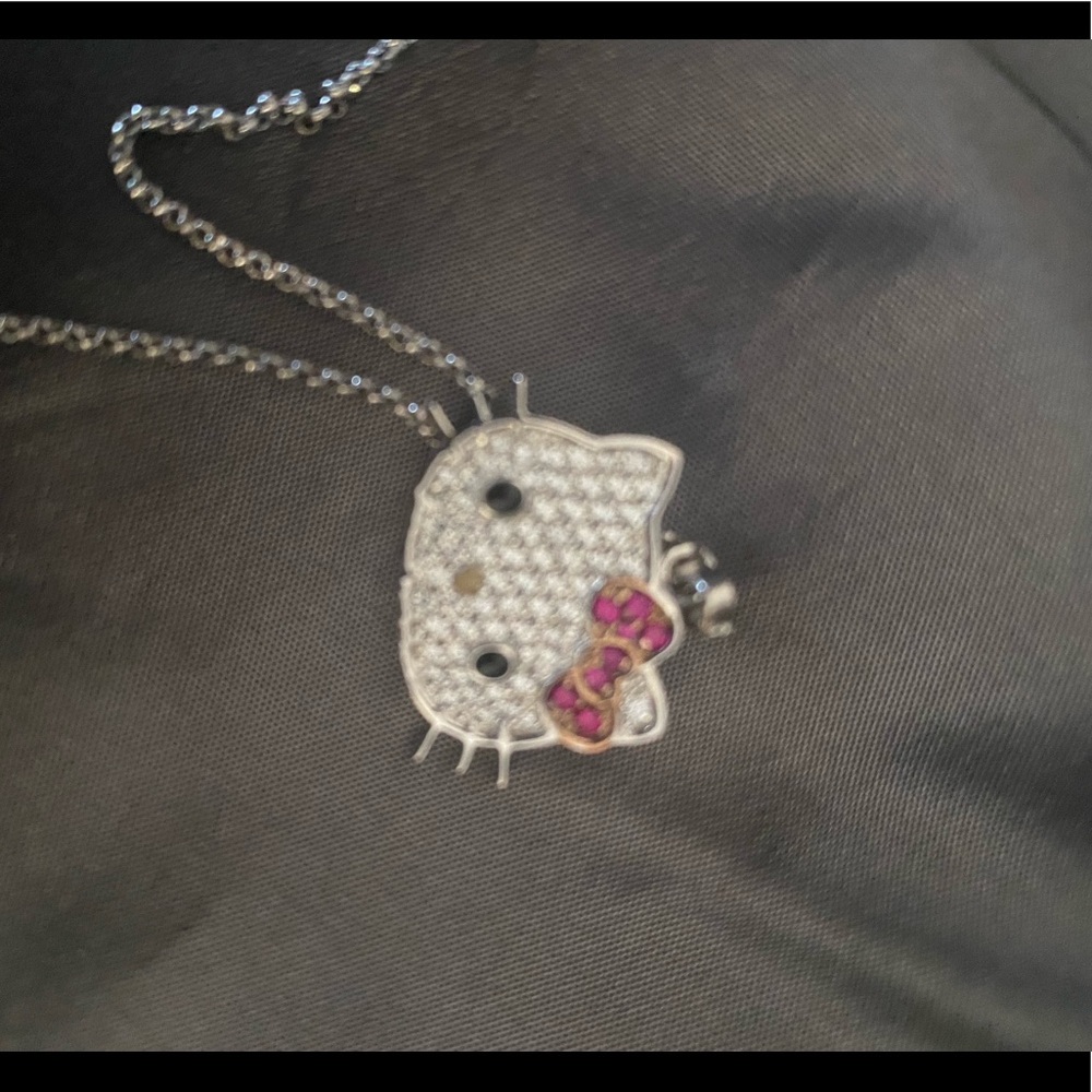 Hello Kitty necklace with pouch and box